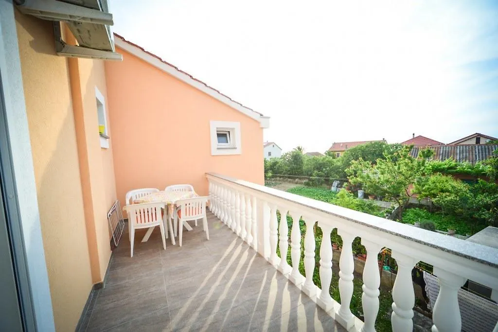 Apartments Valentina Petrčane