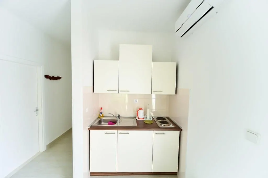 Apartments Valentina Petrčane
