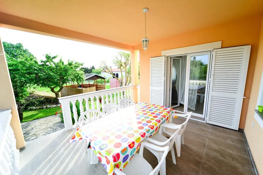 Apartments Valentina Petrčane