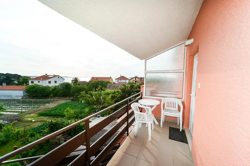 Apartments Valentina Petrčane