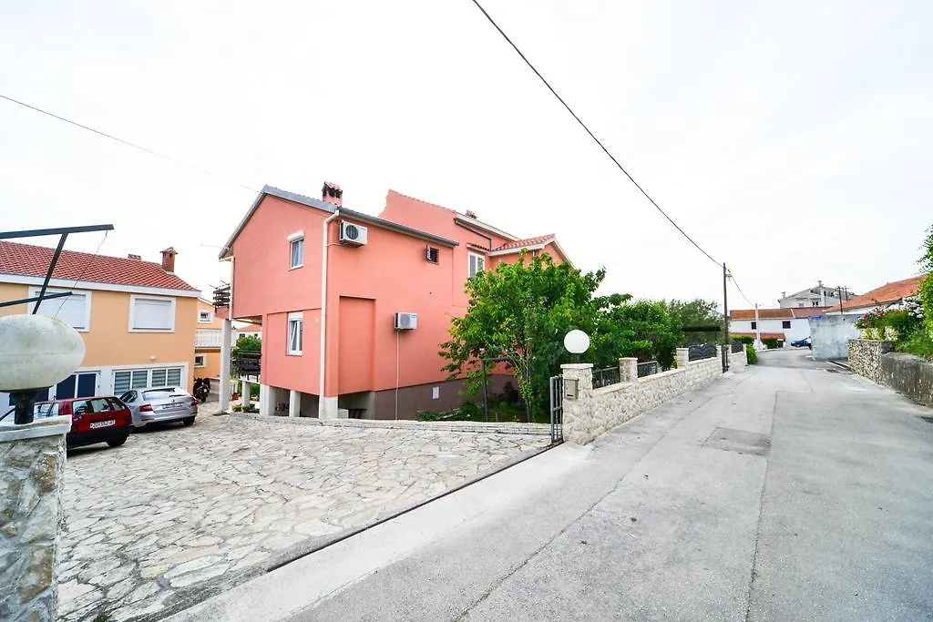 Apartments Valentina Petrčane